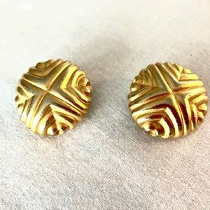 VINTAGE CLIP-ON EARRINGS
